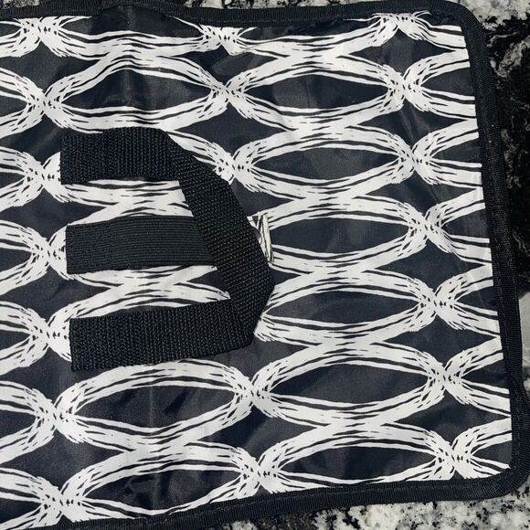 Thirty One Hanging Jewelry Folding Travel Makeup Brush Bag Zip Black White Link - Picture 8 of 8